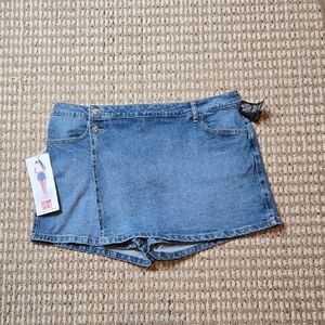 Celebrity Pink XXL Wrap Denim Skort Skirt Plus Size Mid Wash Shorts